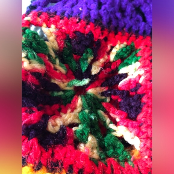 1970s Hand Crocheted Granny Square Blanket - Picture 15 of 15
